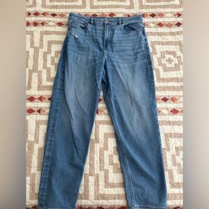 AE Stretch Curvy Mom Jean